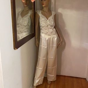 Lace pyjama set pearl white size M